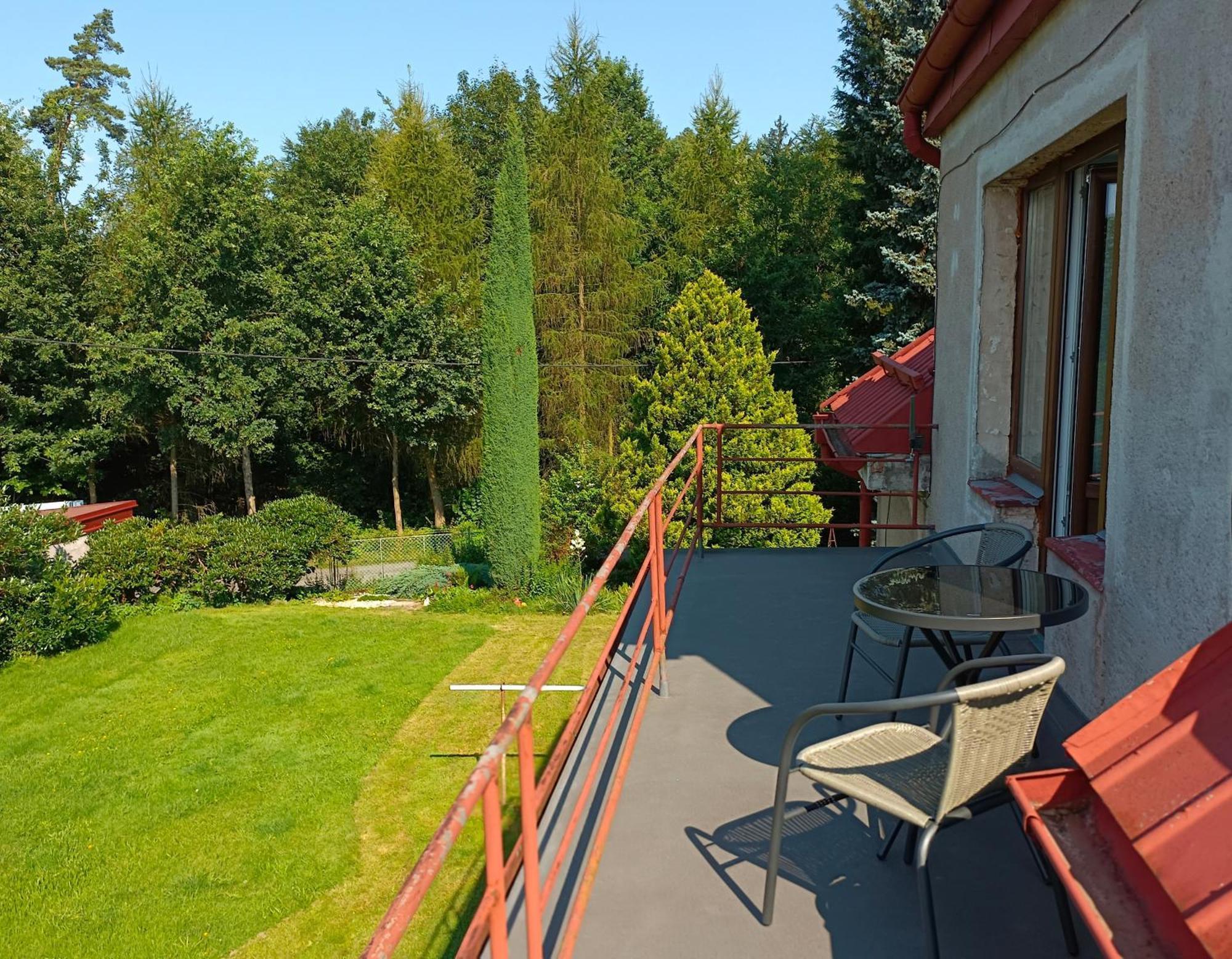 Apartman Za Lesem Červený Kostelec エクステリア 写真